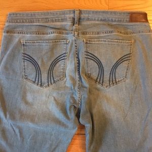 Hollister California 33 x 34 Flared 17L Lo-Rise Stretch Embroidered Pocket